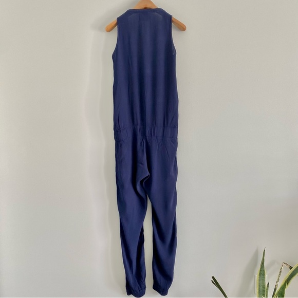 Monrow Navy Crepe Jumpsuit Size Medium - Picture 7 of 8